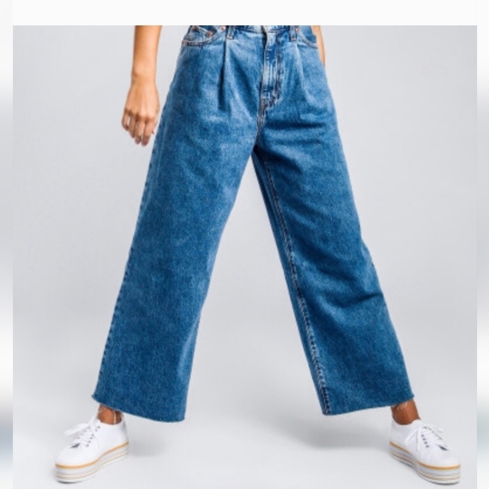Levi's Premium Ribcage Pleated Crop Size 25